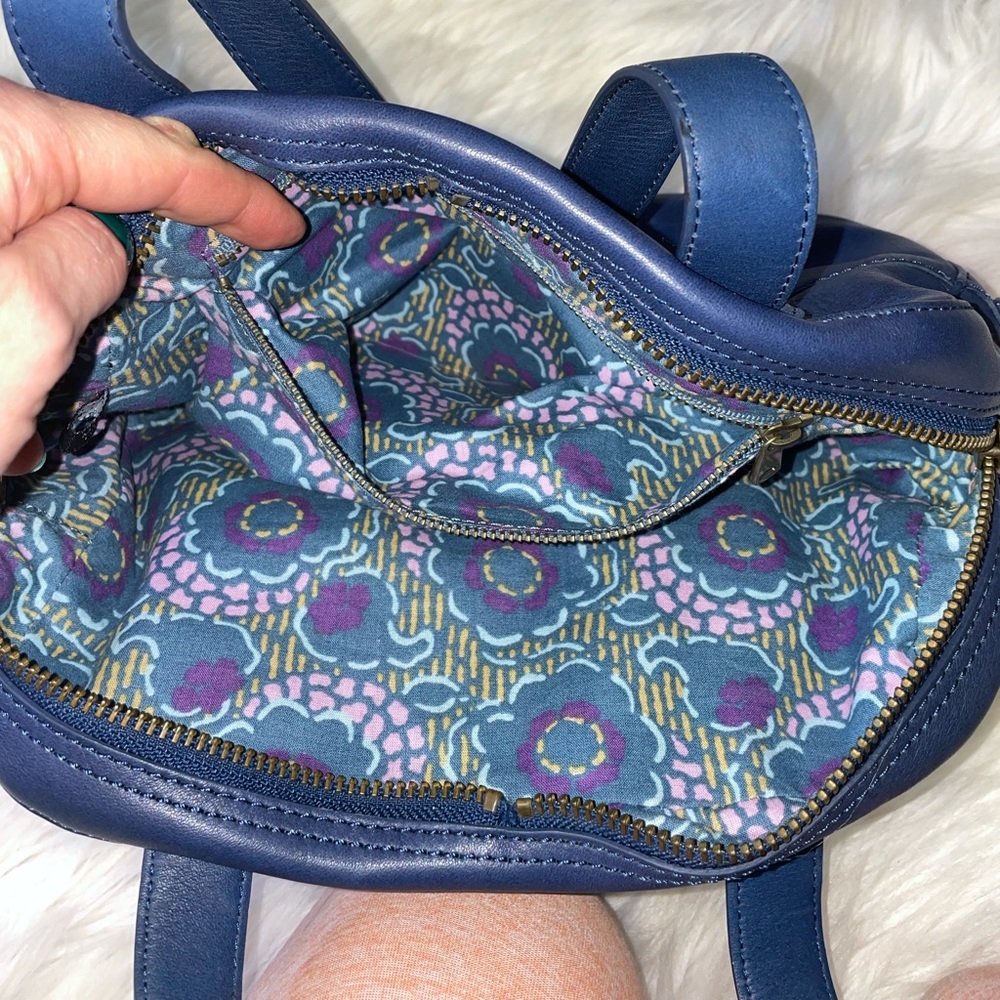Marc Jacobs Navy Blue Leather Satchel with Gold Hardware - Picture 6 of 7